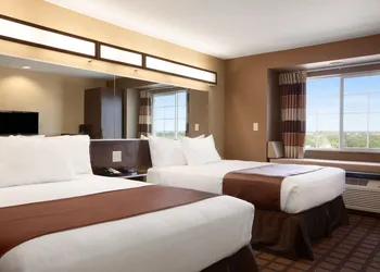 Microtel Inn & Suites by Wyndham Kenedy/Karnes City hotel thumbnail 7