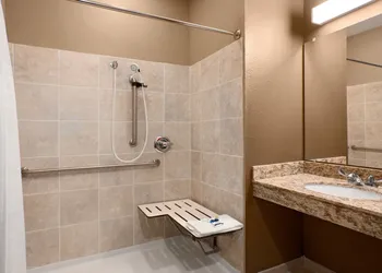 Microtel Inn & Suites by Wyndham Kenedy/Karnes City hotel thumbnail 8
