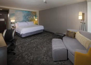 Courtyard Battle Creek hotel thumbnail 3