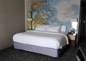 Courtyard Battle Creek hotel thumbnail 6