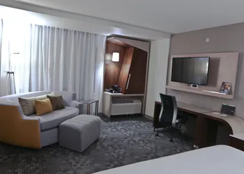 Courtyard Battle Creek hotel thumbnail 7