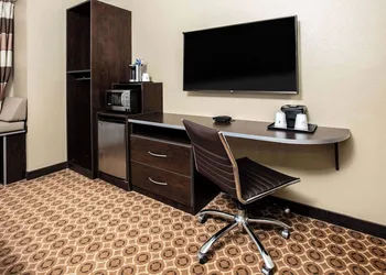 Microtel Inn & Suites By Wyndham Pecos hotel thumbnail 6