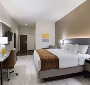 Comfort Inn & Suites Victoria North hotel detail image 7