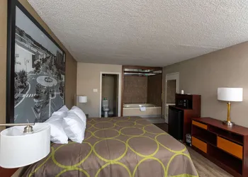 Super 8 by Wyndham Goldsboro hotel thumbnail 6