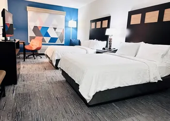 Holiday Inn Express & Suites Houston East - Baytown by IHG hotel thumbnail 3
