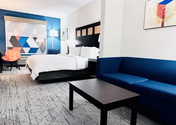 Holiday Inn Express & Suites Houston East - Baytown by IHG hotel thumbnail 6
