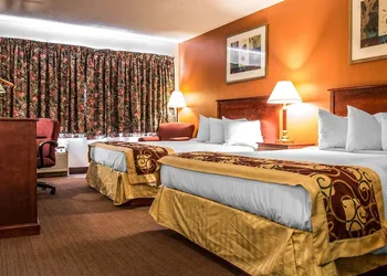 Rodeway Inn Muskegon Airport hotel thumbnail 8