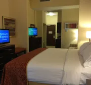 Holiday Inn Express Hotel & Suites Columbia Univ Area-Hwy 63 by IHG hotel detail image 5