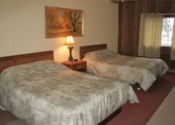 Mountaineer Motel hotel thumbnail 2