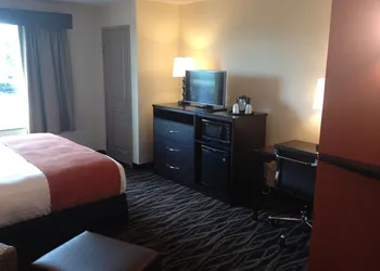 AmericInn by Wyndham Waupun hotel thumbnail 6