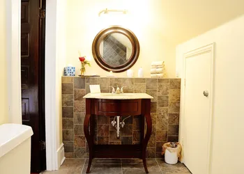 Iron Horse Inn hotel thumbnail 7