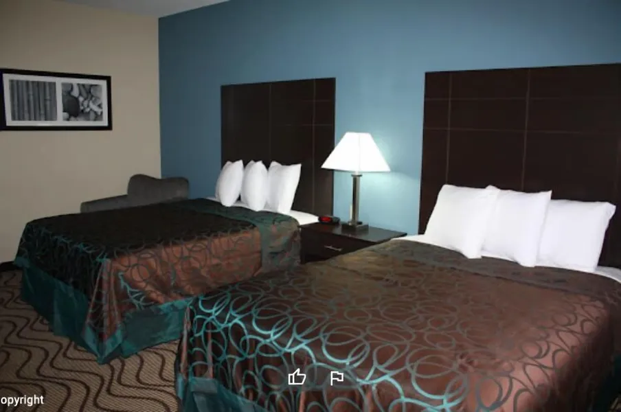 La Plaza Inn & Suites hotel detail image 2