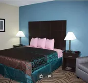 La Plaza Inn & Suites hotel detail image 3