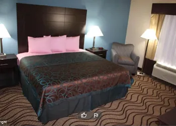 La Plaza Inn & Suites hotel thumbnail 4