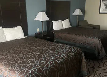 La Plaza Inn & Suites hotel thumbnail 5