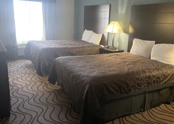 La Plaza Inn & Suites hotel thumbnail 6