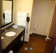 La Plaza Inn & Suites hotel detail image 7