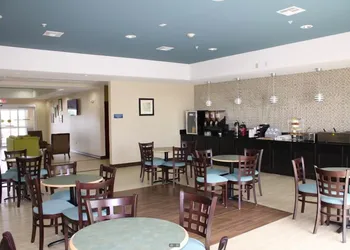 La Plaza Inn & Suites hotel thumbnail 8