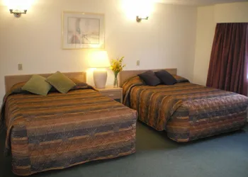Campbell River Lodge by Riverside hotel thumbnail 2