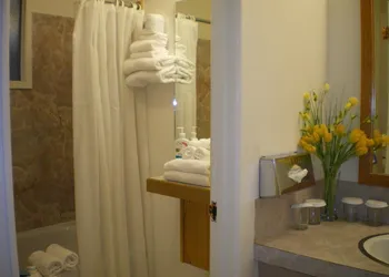 Campbell River Lodge by Riverside hotel thumbnail 5