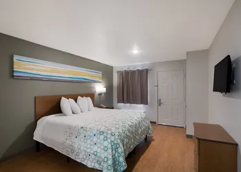 HomeTowne Studios by Red Roof Covington, GA hotel thumbnail 3