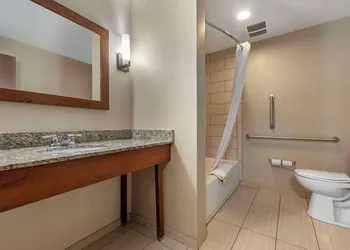 Comfort Suites Bridgeport - Clarksburg hotel thumbnail 6