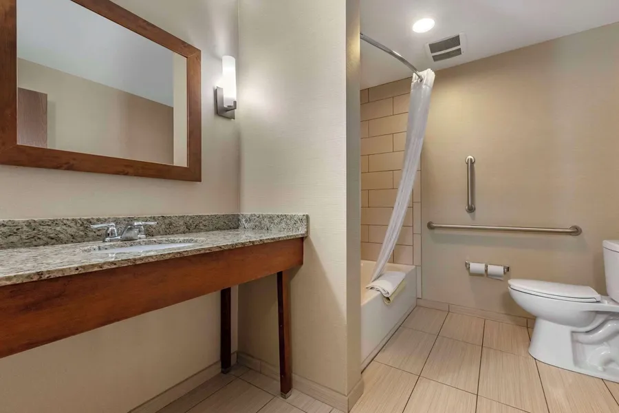 Comfort Suites Bridgeport - Clarksburg hotel detail image 6