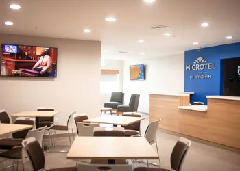 Microtel Inn & Suites by Wyndham Camp Lejeune/Jacksonville hotel thumbnail 2