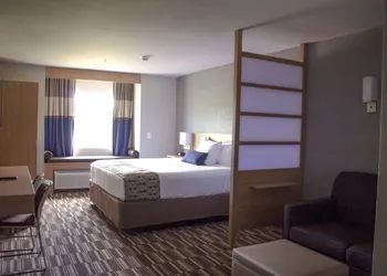 Microtel Inn & Suites by Wyndham Camp Lejeune/Jacksonville hotel thumbnail 6