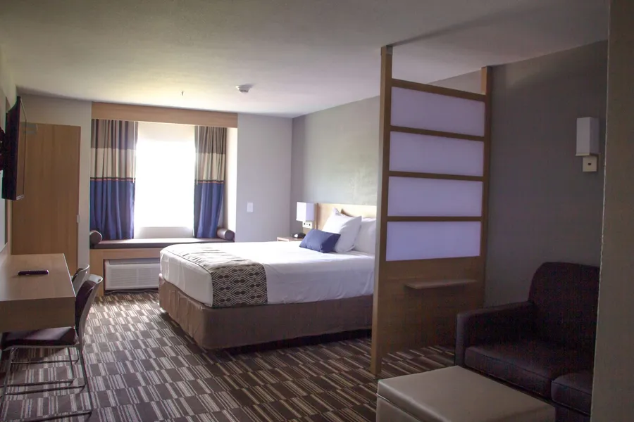 Microtel Inn & Suites by Wyndham Camp Lejeune/Jacksonville hotel detail image 6