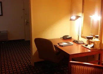 Econo Lodge Inn & Suites Brookings hotel thumbnail 8