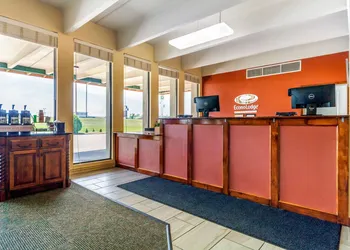 Econo Lodge Inn & Suites Brookings hotel thumbnail 3