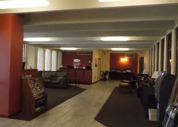 Econo Lodge Inn & Suites Brookings hotel thumbnail 5
