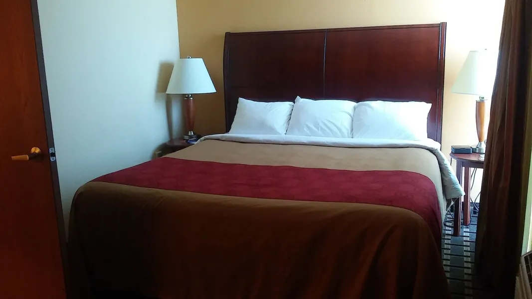 Econo Lodge Inn & Suites Brookings hotel detail image 6