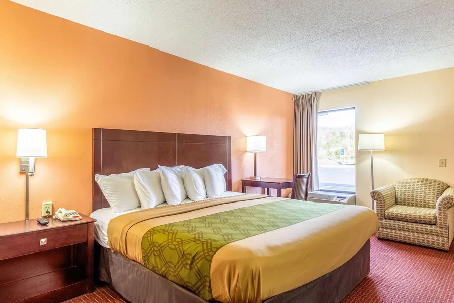 Econo Lodge Rocky Top hotel detail image 6