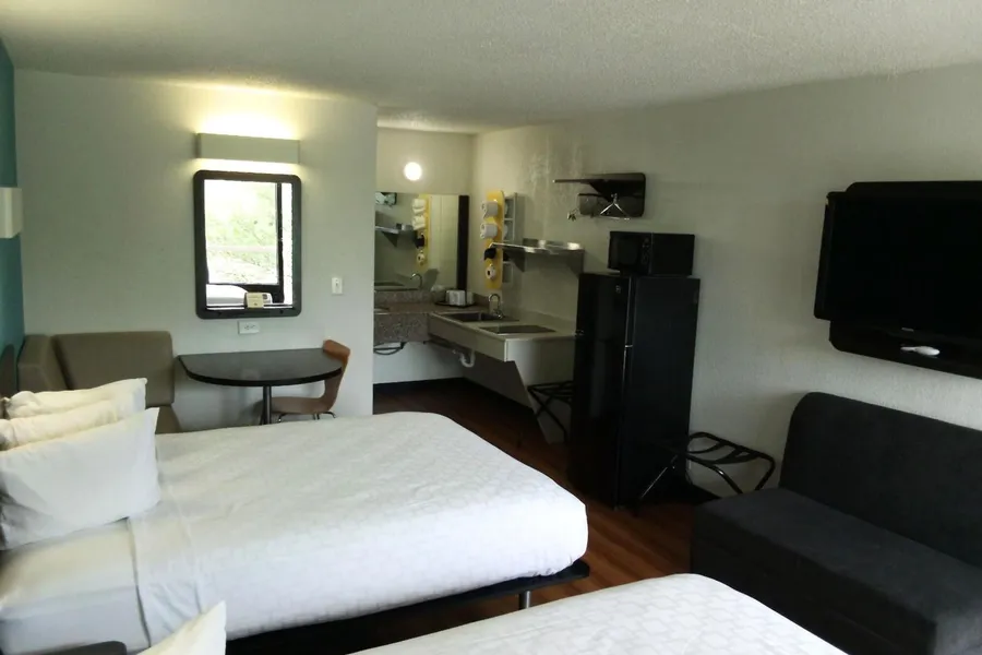 Americas Best Value Inn Beeville hotel detail image 2