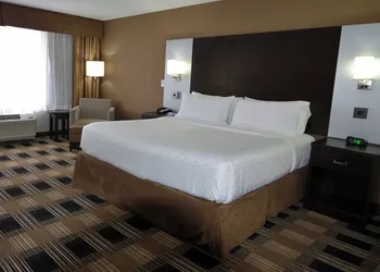 Holiday Inn Express & Suites Ottawa East - Orleans by IHG hotel thumbnail 4