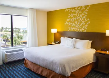Wavecrest Lodge hotel thumbnail 6