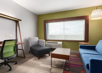 Holiday Inn Express & Suites Edinburg-McAllen Area by IHG hotel thumbnail 4