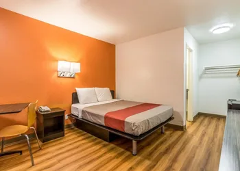 Motel 6 Lumberton, NC hotel thumbnail 6