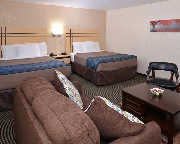 Econo Lodge Rochester I-90 & I-390 hotel detail image 6