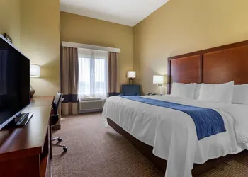 Comfort Inn & Suites Mandan - Bismarck hotel thumbnail 5