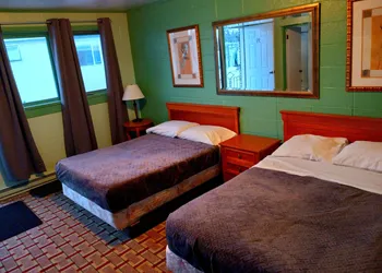 Chalet Inn Motel hotel thumbnail 3