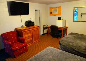 Chalet Inn Motel hotel thumbnail 4