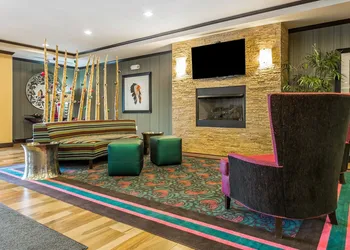 Comfort Inn & Suites Newcastle - Oklahoma City hotel thumbnail 5