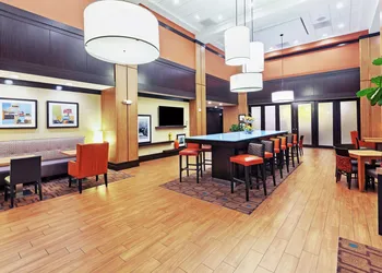 Hampton Inn & Suites by Hilton Houston North IAH hotel thumbnail 2