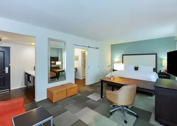 Hampton Inn & Suites by Hilton Houston North IAH hotel thumbnail 6