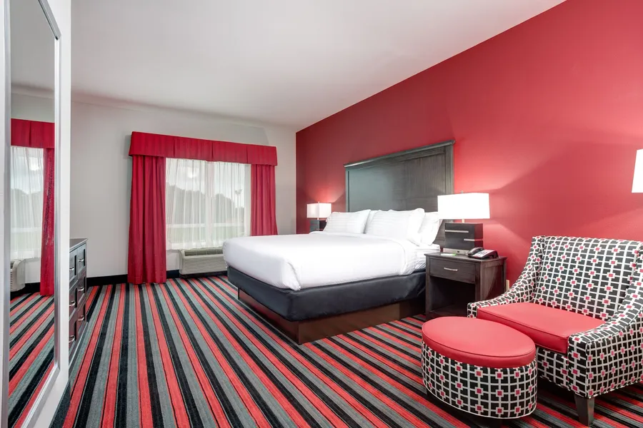 Holiday Inn & Suites Lafayette North by IHG hotel detail image 2