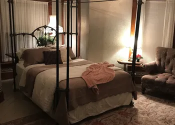 Nauvoo Grand Bed & Breakfast hotel thumbnail 2