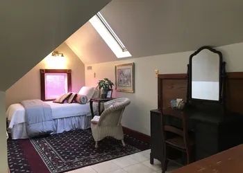 Nauvoo Grand Bed & Breakfast hotel thumbnail 3
